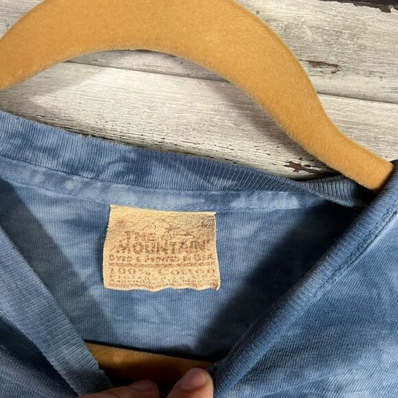 Vintage The Mountain Shirt - Picture 6 of 9